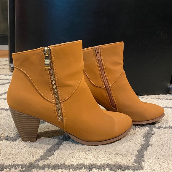 Bonnibel║booties - Picture 2 of 6